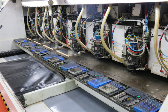 Goede prijs. Witte van de de Kringsraad van Silkscreen FR4 Gedrukte van het Aluminium Multilayer PCB Raad 1.6mm online